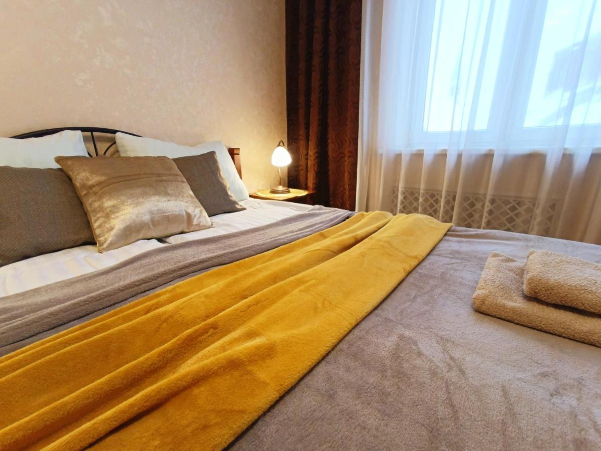 Old Town Retreat With Stunning Views 2 Bedroom Apartment Nearby The Church Of Saint Peter Riga Eksteriør bilde