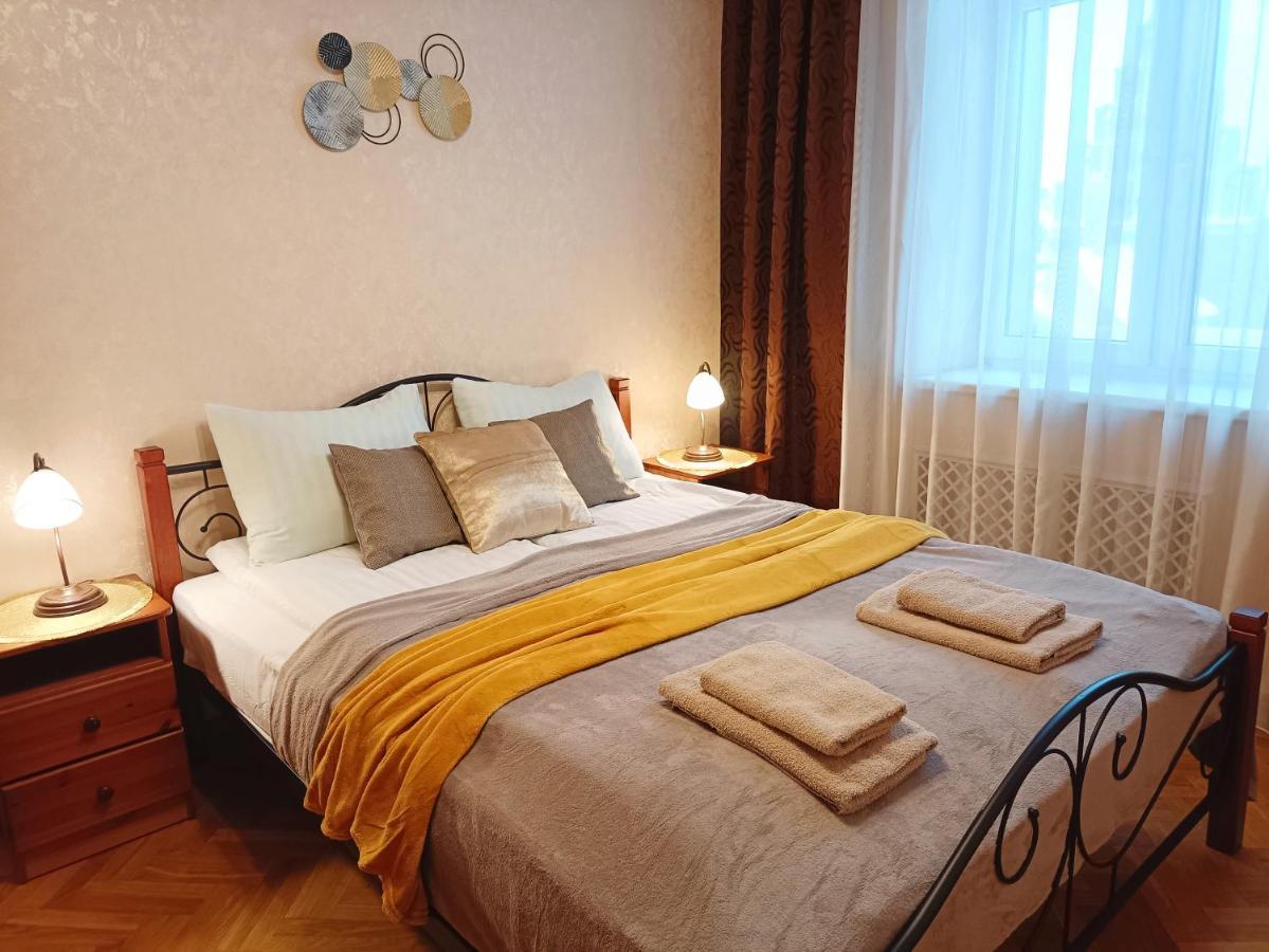 Old Town Retreat With Stunning Views 2 Bedroom Apartment Nearby The Church Of Saint Peter Riga Eksteriør bilde