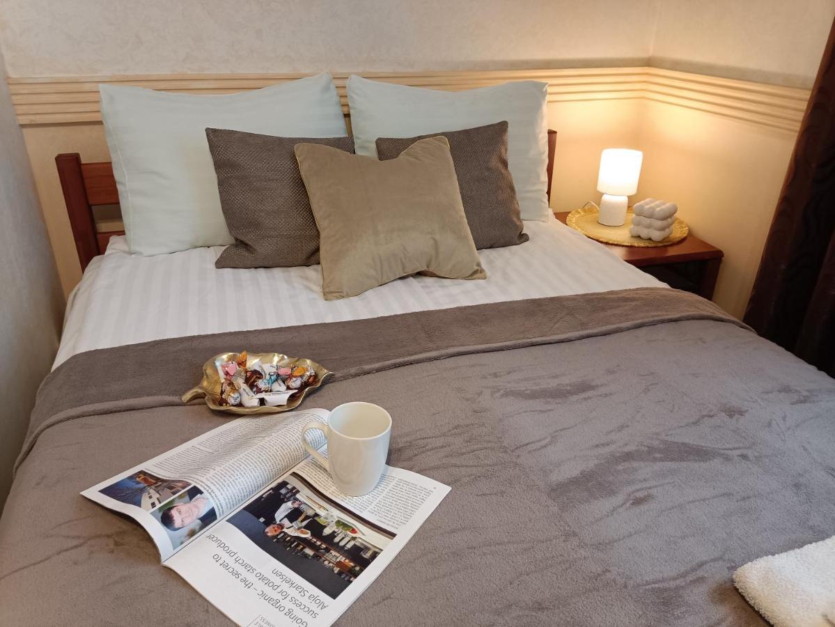 Old Town Retreat With Stunning Views 2 Bedroom Apartment Nearby The Church Of Saint Peter Riga Eksteriør bilde