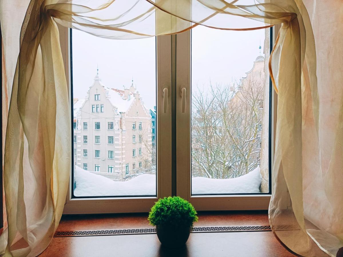 Old Town Retreat With Stunning Views 2 Bedroom Apartment Nearby The Church Of Saint Peter Riga Eksteriør bilde