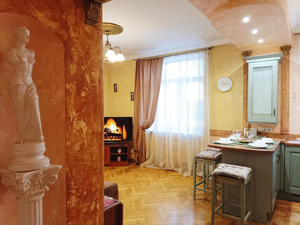 Old Town Retreat With Stunning Views 2 Bedroom Apartment Nearby The Church Of Saint Peter Riga Eksteriør bilde